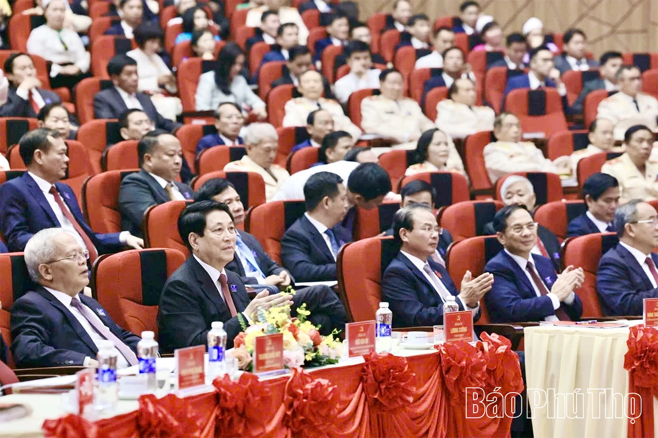 Các đồng chí lãnh đạo Đảng, Nhà nước dự Đại hội đại biểu Đảng bộ tỉnh lần thứ I