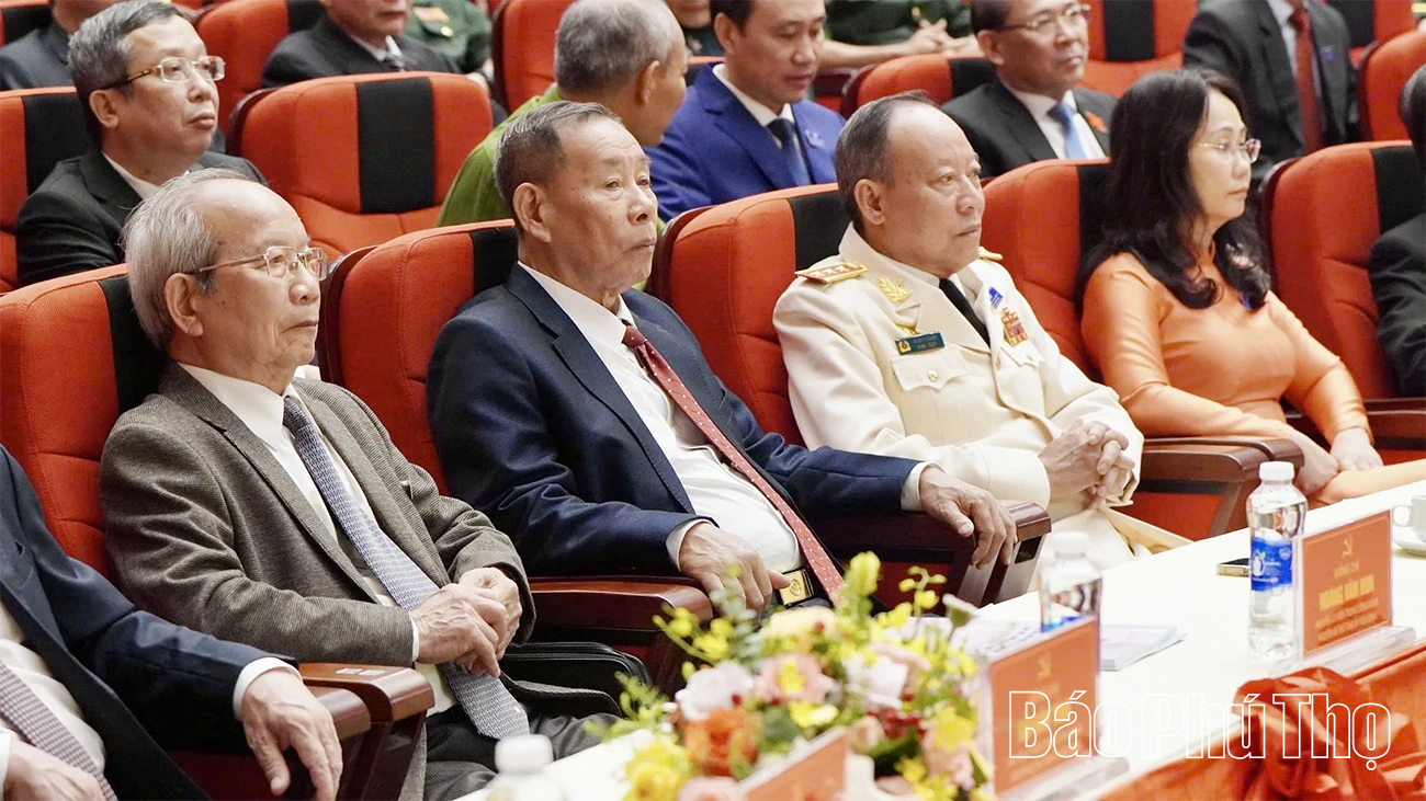 Các đồng chí lãnh đạo Đảng, Nhà nước dự Đại hội đại biểu Đảng bộ tỉnh lần thứ I