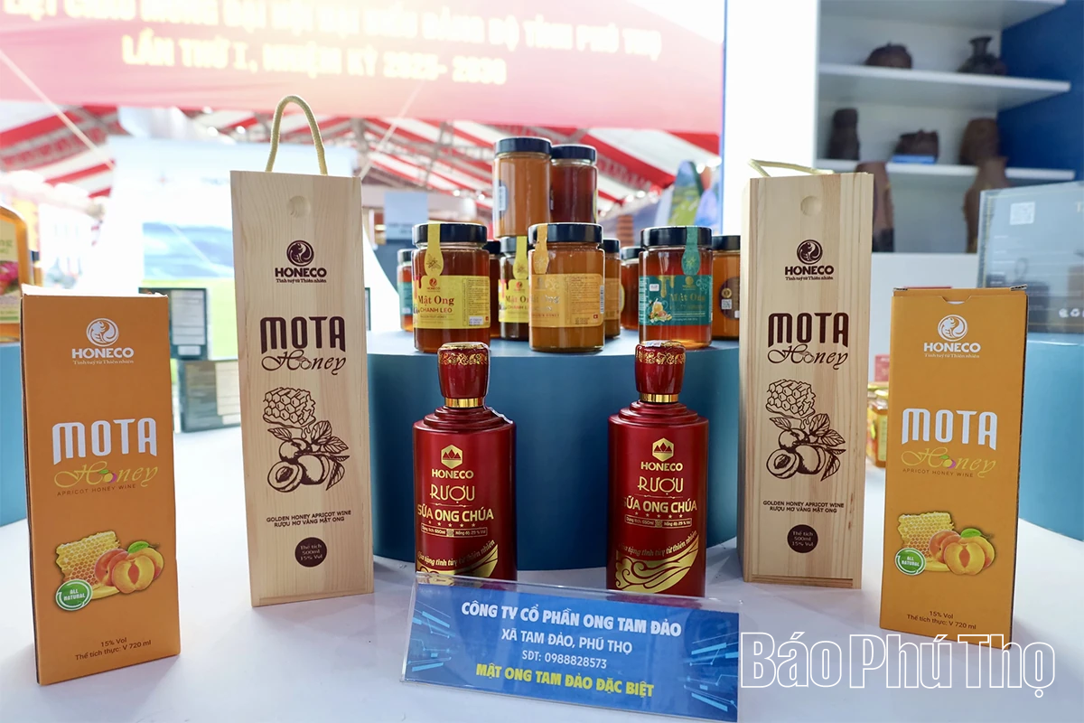 Đa dạng các sản phẩm trưng bày tại Đại hội đại biểu Đảng bộ tỉnh