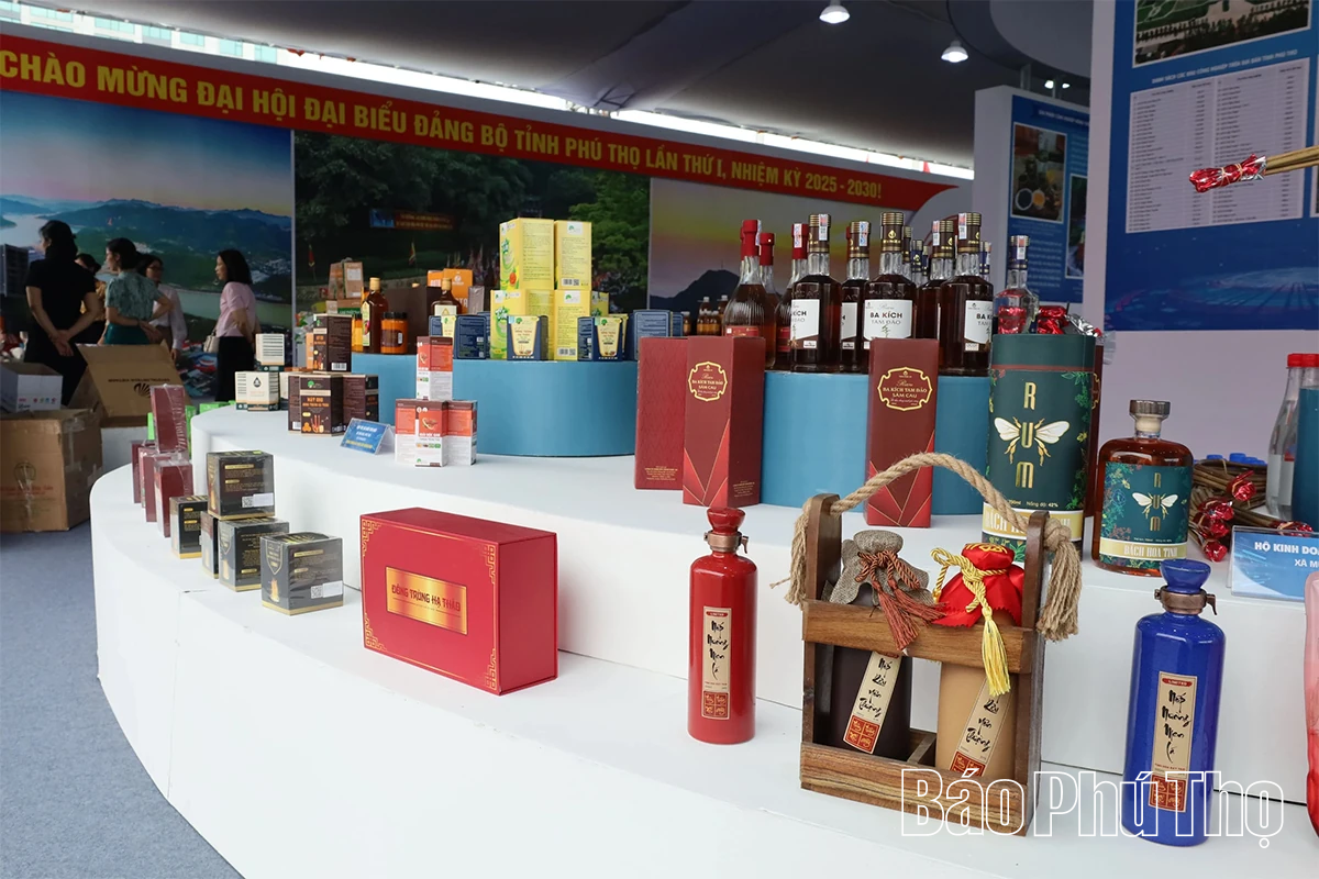 Đa dạng các sản phẩm trưng bày tại Đại hội đại biểu Đảng bộ tỉnh