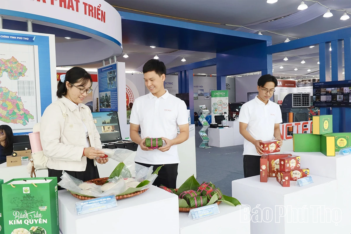 Đa dạng các sản phẩm trưng bày tại Đại hội đại biểu Đảng bộ tỉnh