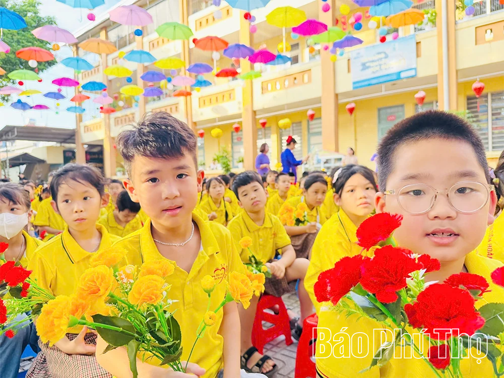 Trường Tiểu học Đinh Tiên Hoàng - Bệ phóng cho những ước mơ bay xa