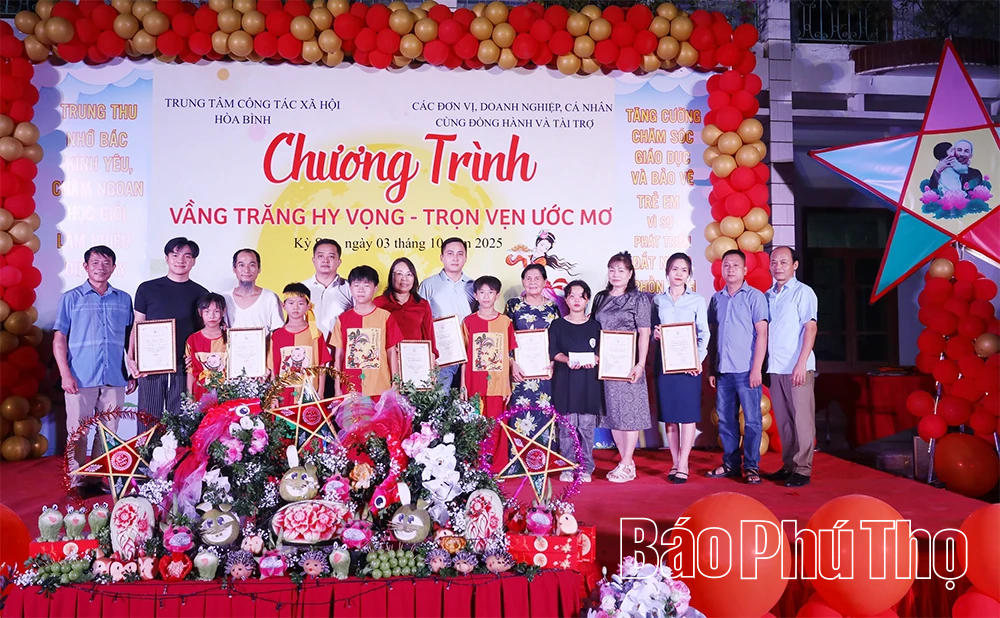 Ấm áp Tết Trung thu “Vầng trăng hy vọng – Trọn vẹn ước mơ”