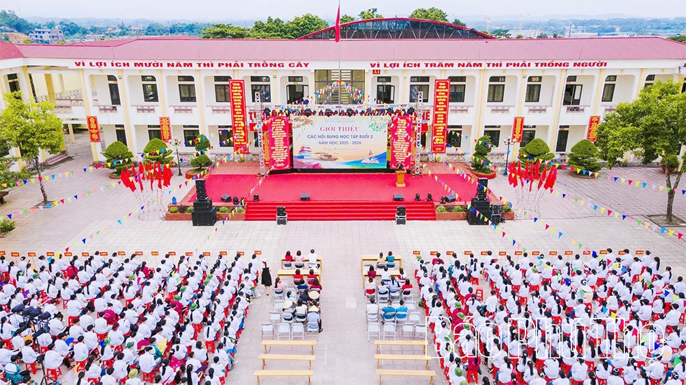 Giới thiệu các hoạt động giáo dục buổi 2 và chào đón học sinh lớp 10 năm học 2025–2026