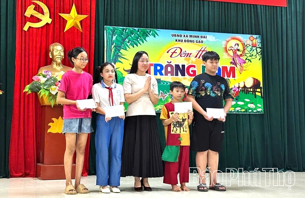 Người cán bộ tận tụy, hết lòng vì dân