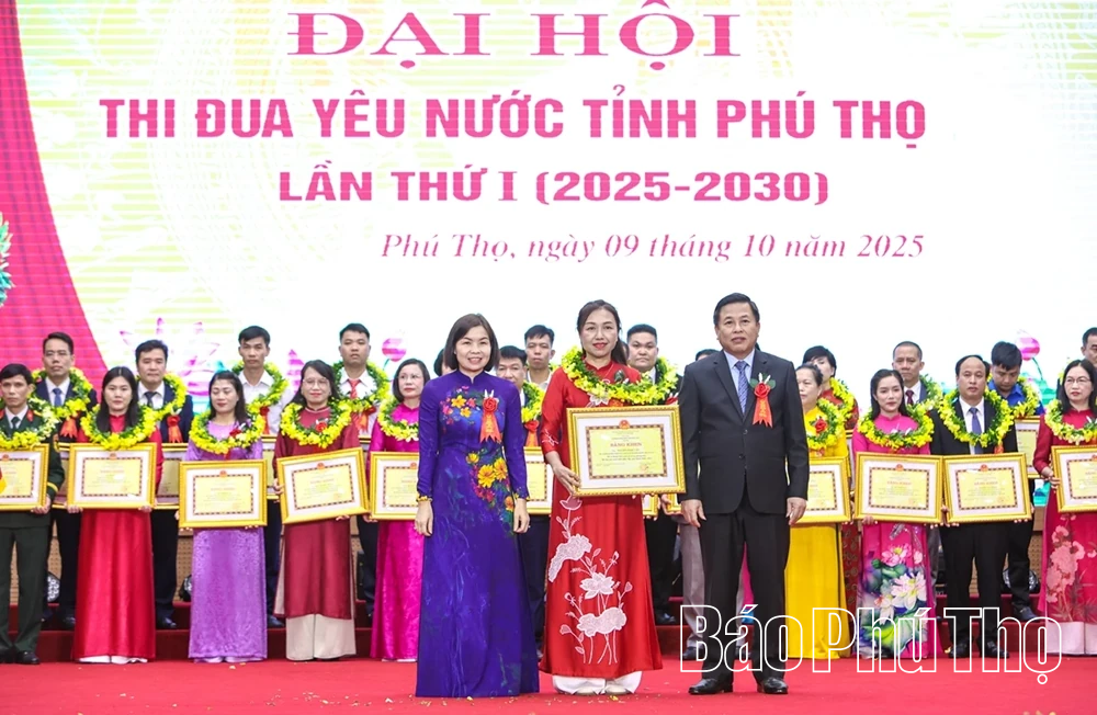 Nữ hiệu trưởng tâm huyết với sự nghiệp trồng người