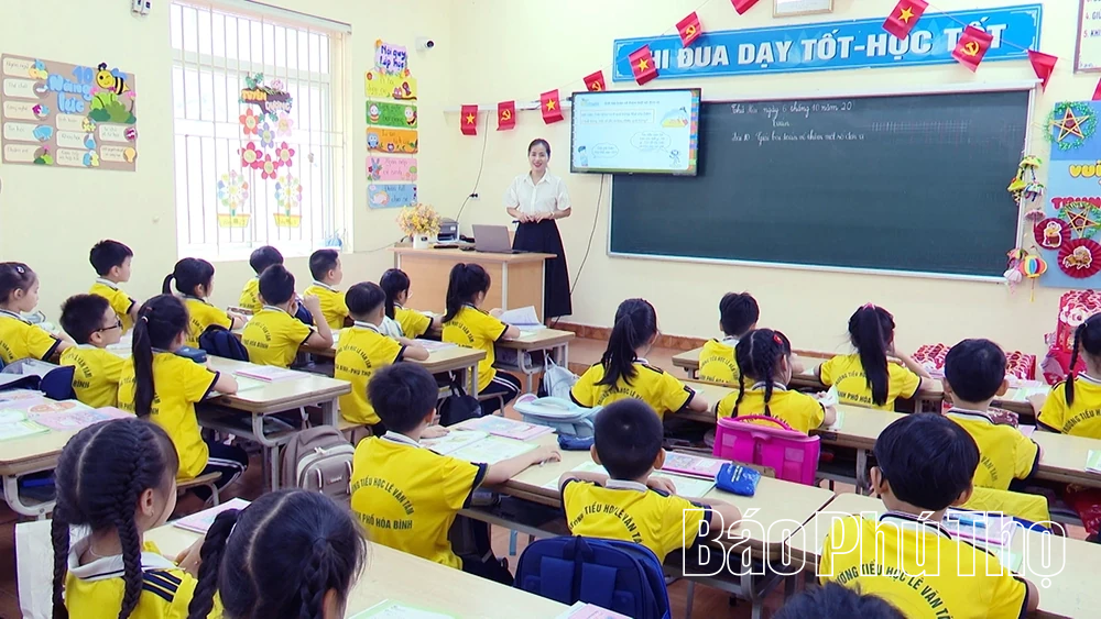 Nữ hiệu trưởng tâm huyết với sự nghiệp trồng người