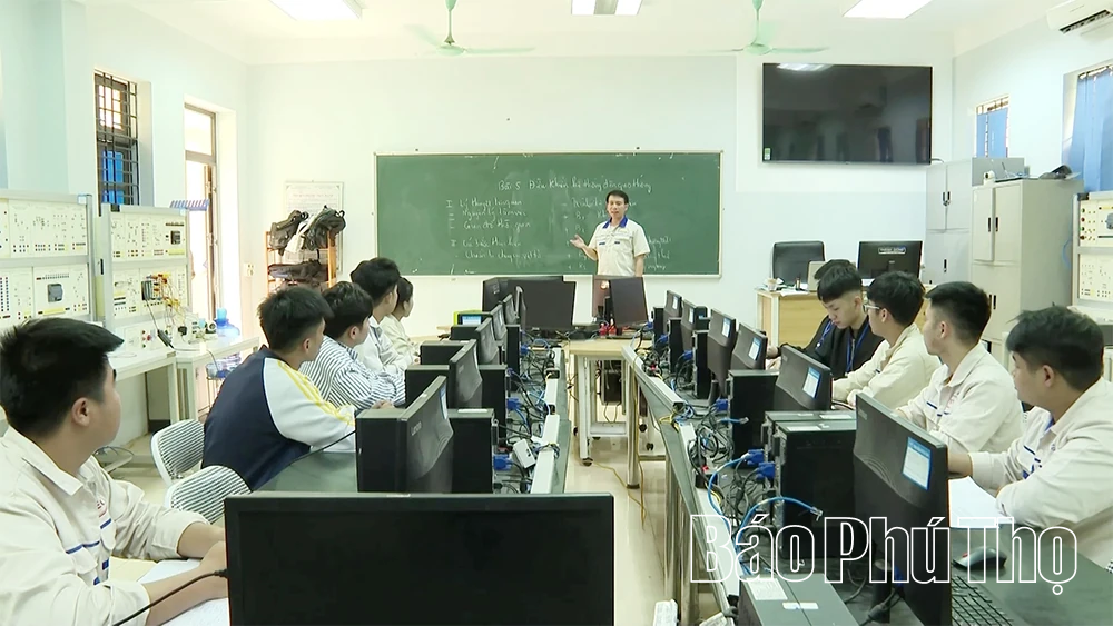 Đào tạo nguồn nhân lực gắn với nhu cầu tuyển dụng