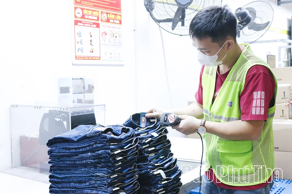 Phát triển sản xuất, khẳng định thương hiệu