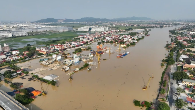 Lũ sông miền Bắc tiếp tục xuống, còn 64.500 nhà ngập