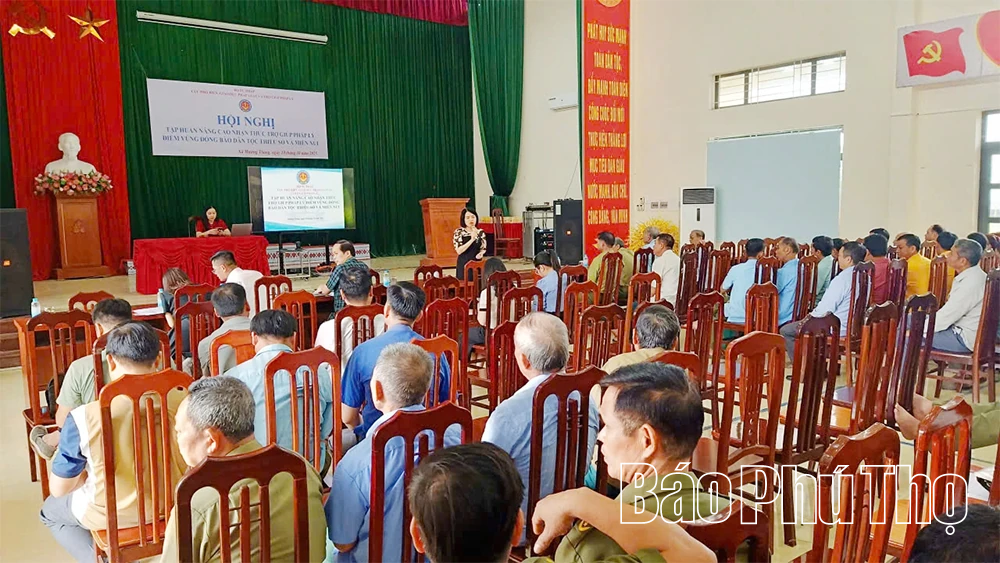 Tập huấn nâng cao nhận thức về trợ giúp pháp lý cho 250 người xã Mường Thàng