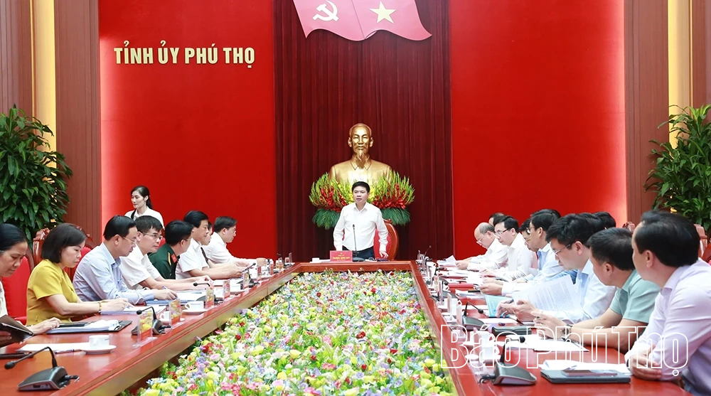 Thường trực Tỉnh ủy nghe, cho ý kiến vào các nội dung quan trọng