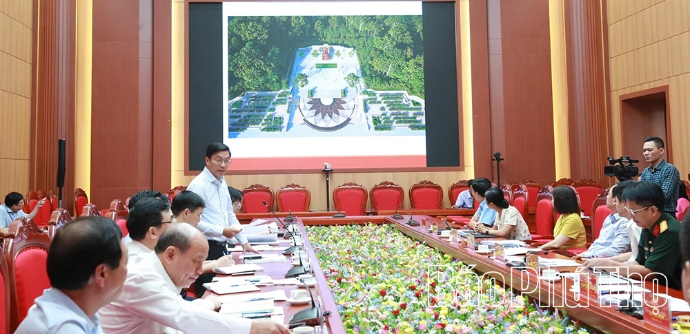 Thường trực Tỉnh ủy nghe, cho ý kiến vào các nội dung quan trọng