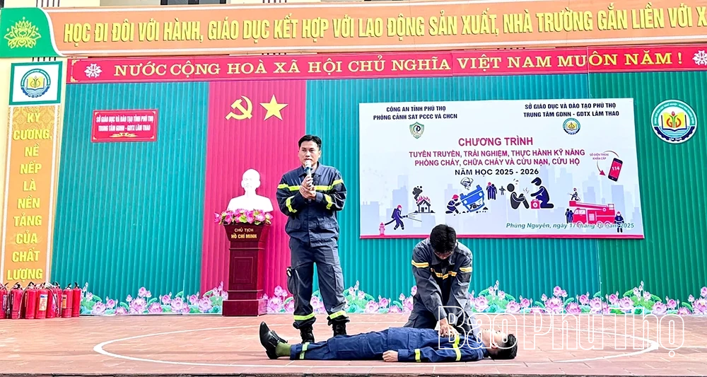 Trải nghiệm, thực hành kỹ năng phòng cháy, chữa cháy và cứu nạn, cứu hộ trong trường học
