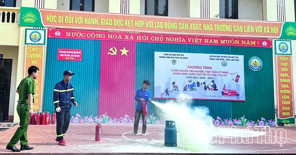 Trải nghiệm, thực hành kỹ năng phòng cháy, chữa cháy và cứu nạn, cứu hộ trong trường học