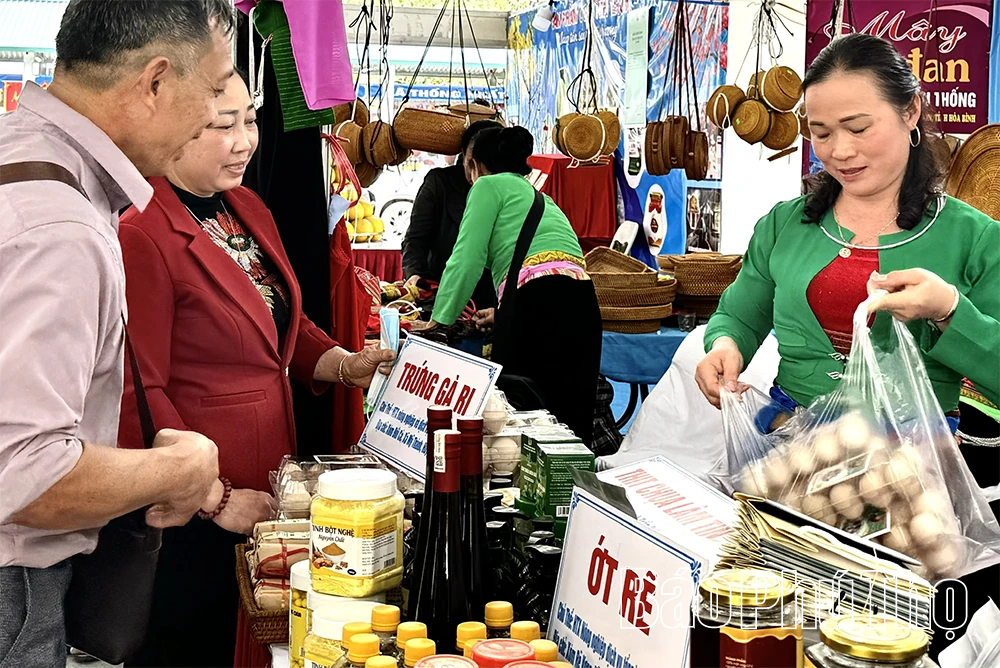 Giữ gìn và phát triển thương hiệu “Gà Lạc Sơn”