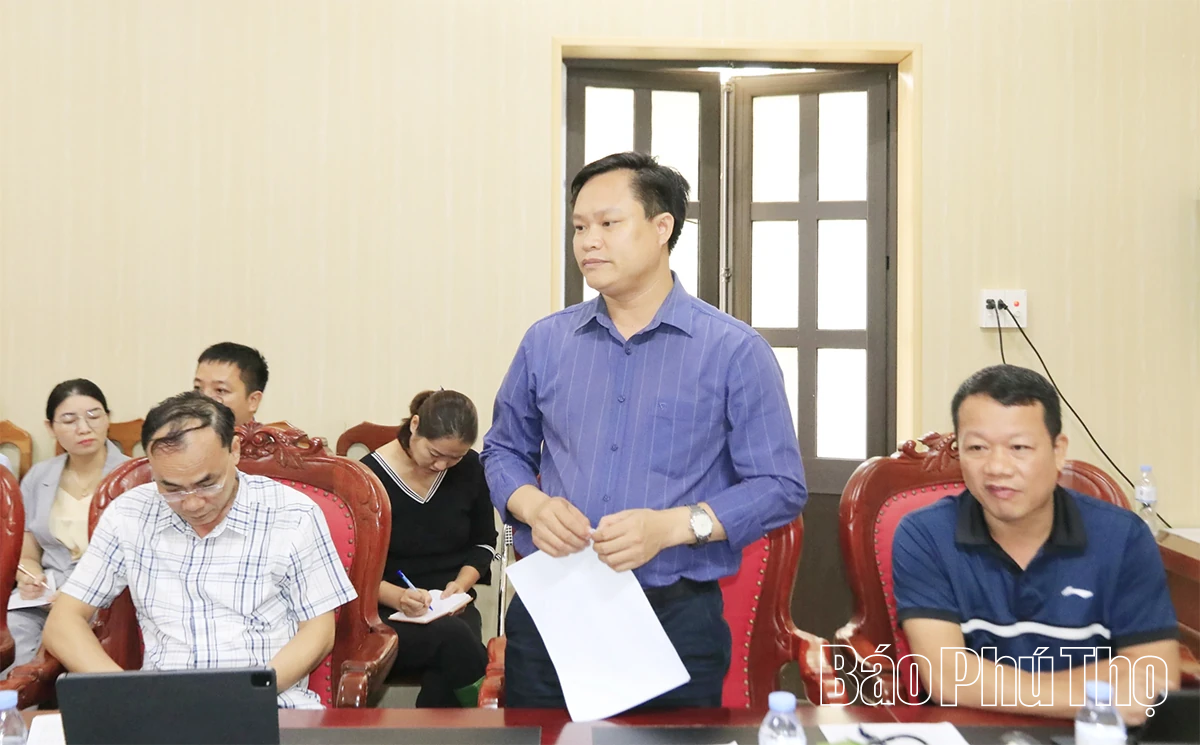 Phó Chủ tịch UBND tỉnh Đinh Công Sứ kiểm tra tiến độ thực hiện Dự án cấp bách khắc phục sạt lở và đê ngăn lũ chống ngập úng khu vực ven sông Đà