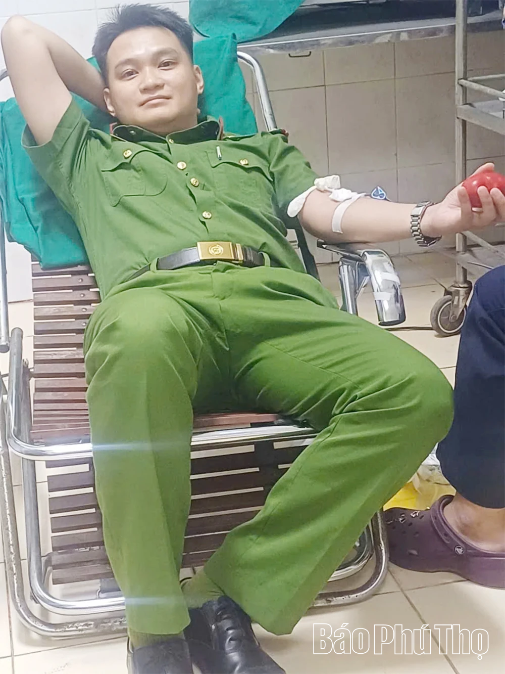 Đại uý Công an xã Mai Hạ kịp thời hiến máu cứu thai phụ