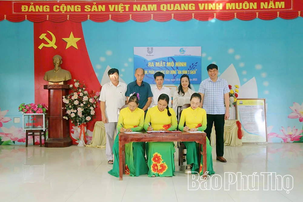 Ra mắt mô hình Thu gom, phân loại rác xây dựng “gia đình 3 sạch”