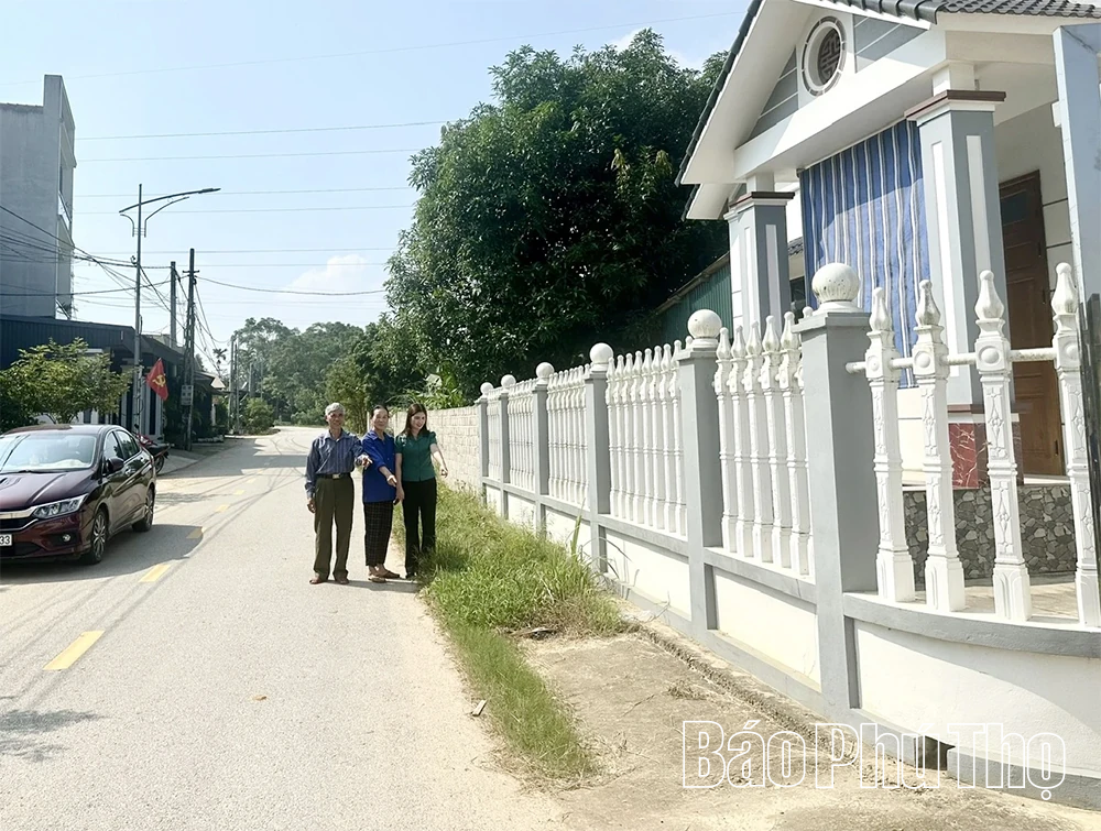 Đồng lòng hiến đất làm đường