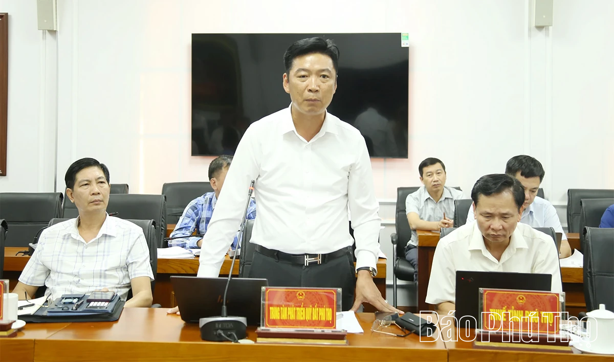 Phó Chủ tịch UBND tỉnh Phan Trọng Tấn cho ý kiến vào các nội dung về quản lý đất đai