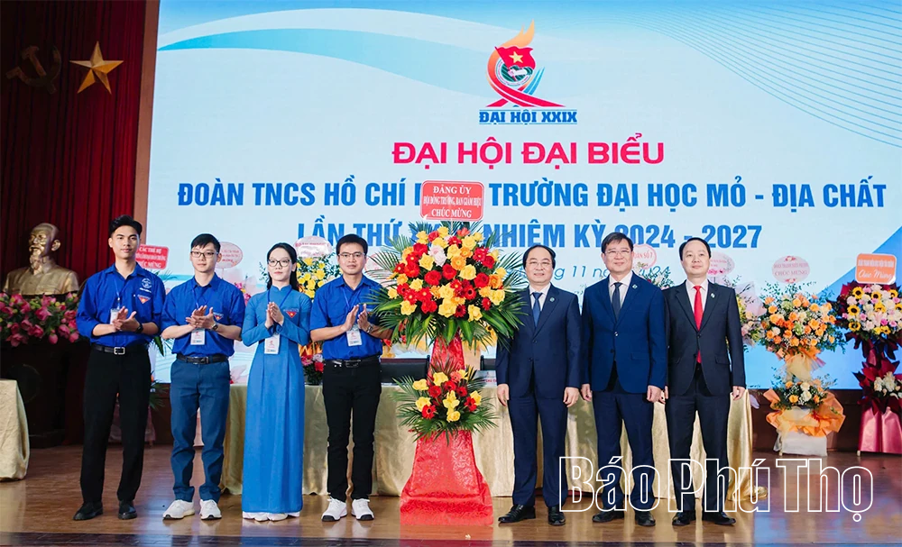 Thủ khoa kép - thành quả của sự kiên định