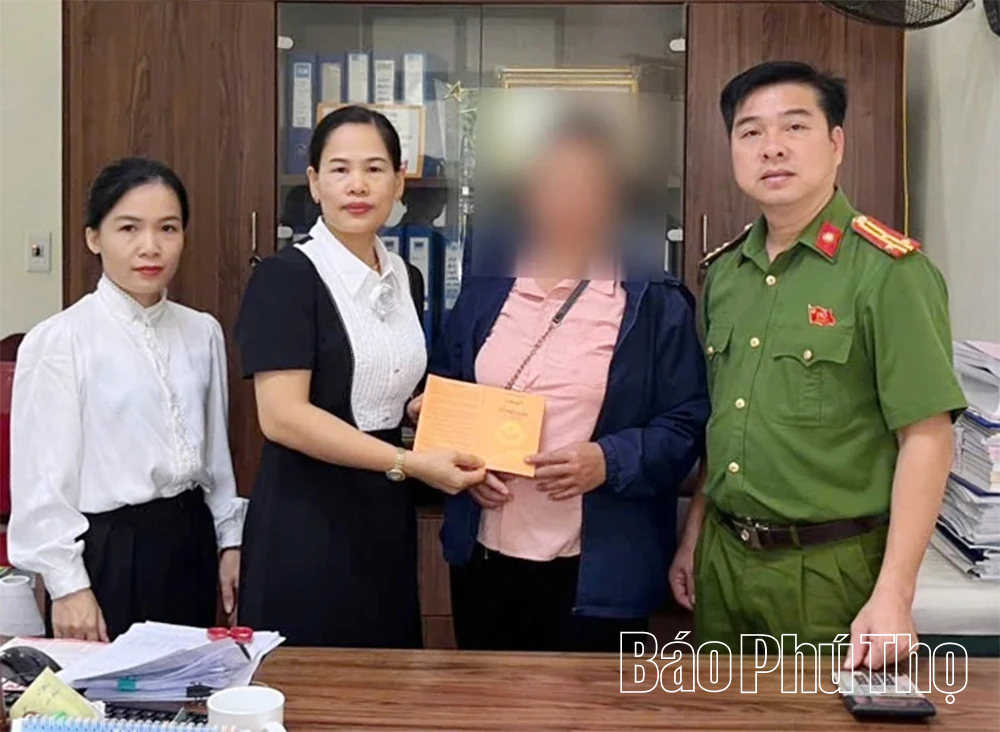 Công an xã Lạc Sơn: Chủ động phòng ngừa, ngăn chặn tội phạm lừa đảo chiếm đoạt tài sản trên không gian mạng