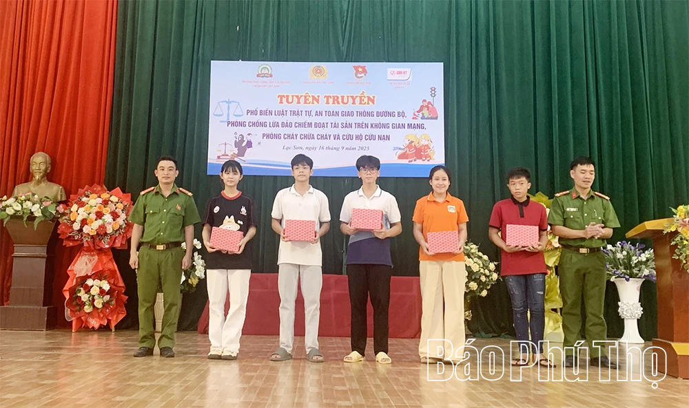 Công an xã Lạc Sơn: Chủ động phòng ngừa, ngăn chặn tội phạm lừa đảo chiếm đoạt tài sản trên không gian mạng