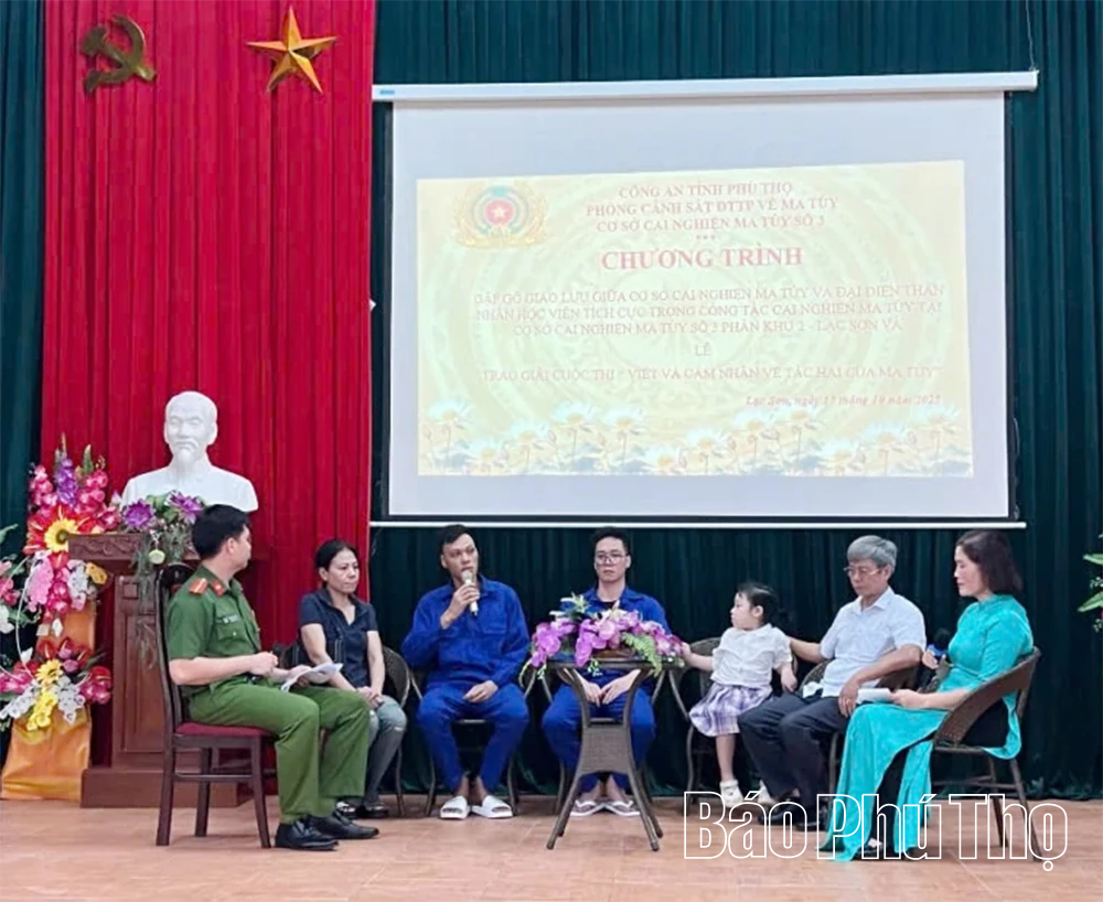 Trao giải Cuộc thi “Viết cảm nhận về tác hại của ma túy”