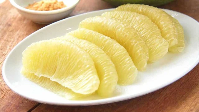 Cách chọn bưởi và ăn bưởi an toàn