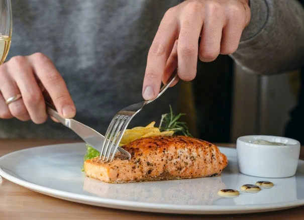 Thời điểm ăn cá hồi tốt nhất để tăng lợi ích của omega-3