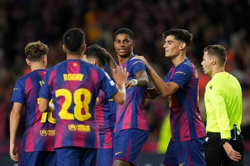Champions League bùng nổ với hơn 40 bàn và 5 thẻ đỏ