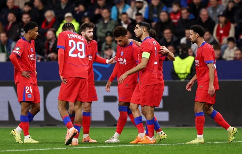 Champions League bùng nổ với hơn 40 bàn và 5 thẻ đỏ