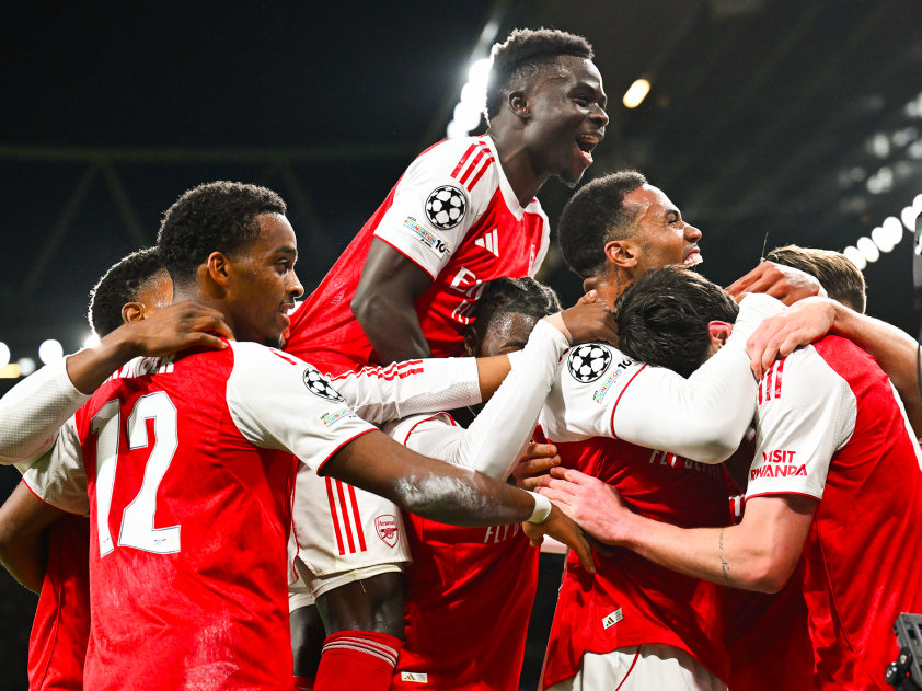 Champions League bùng nổ với hơn 40 bàn và 5 thẻ đỏ