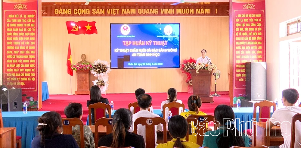 Nông dân xã Xuân Đài thi đua sản xuất giỏi