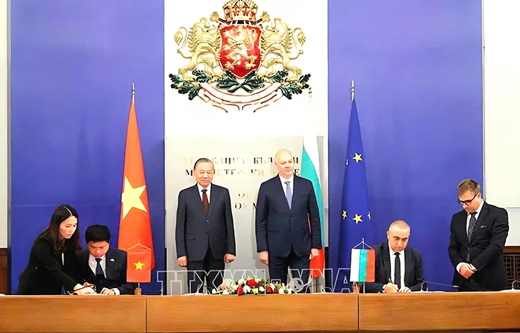 Tỉnh Phú Thọ ký kết hợp tác hữu nghị với tỉnh Pernik cộng hòa Bulgaria góp phần thúc đẩy quan hệ hợp tác chiến lược Việt Nam – Bulgaria