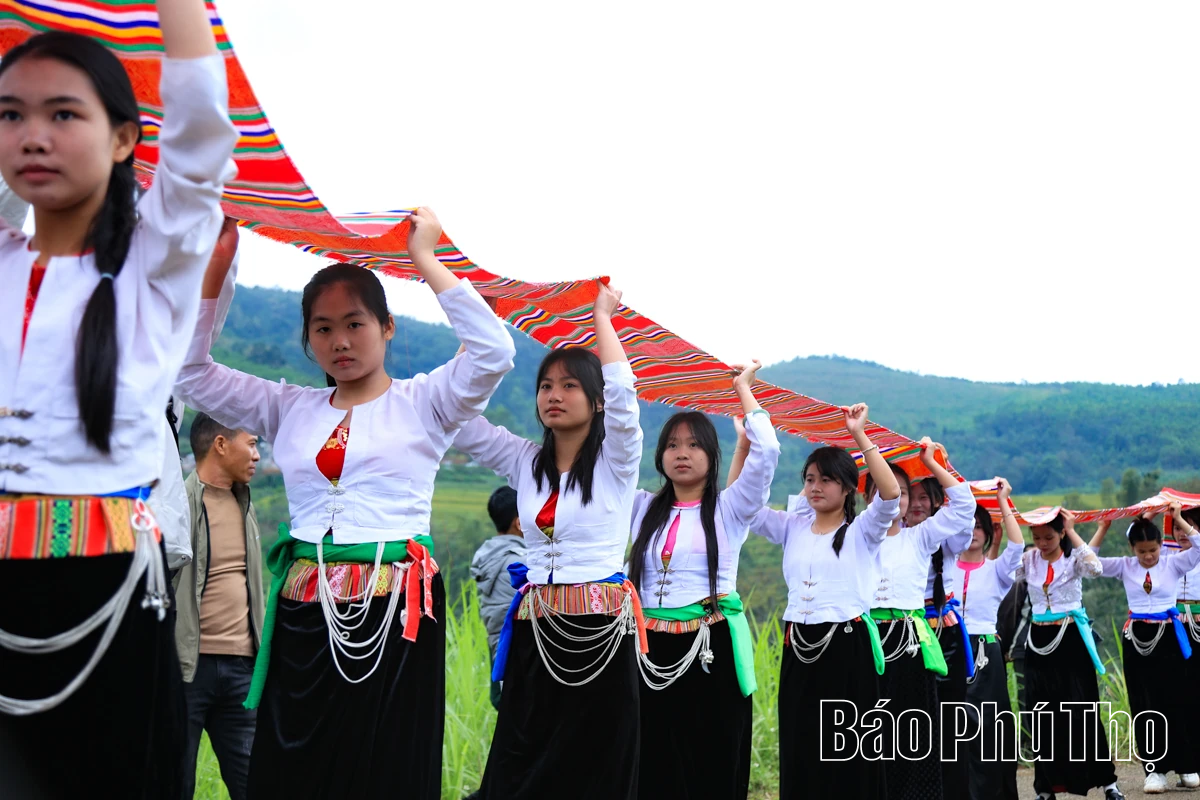 Mùa lúa chín Miền Đồi - điểm hẹn văn hóa Mường