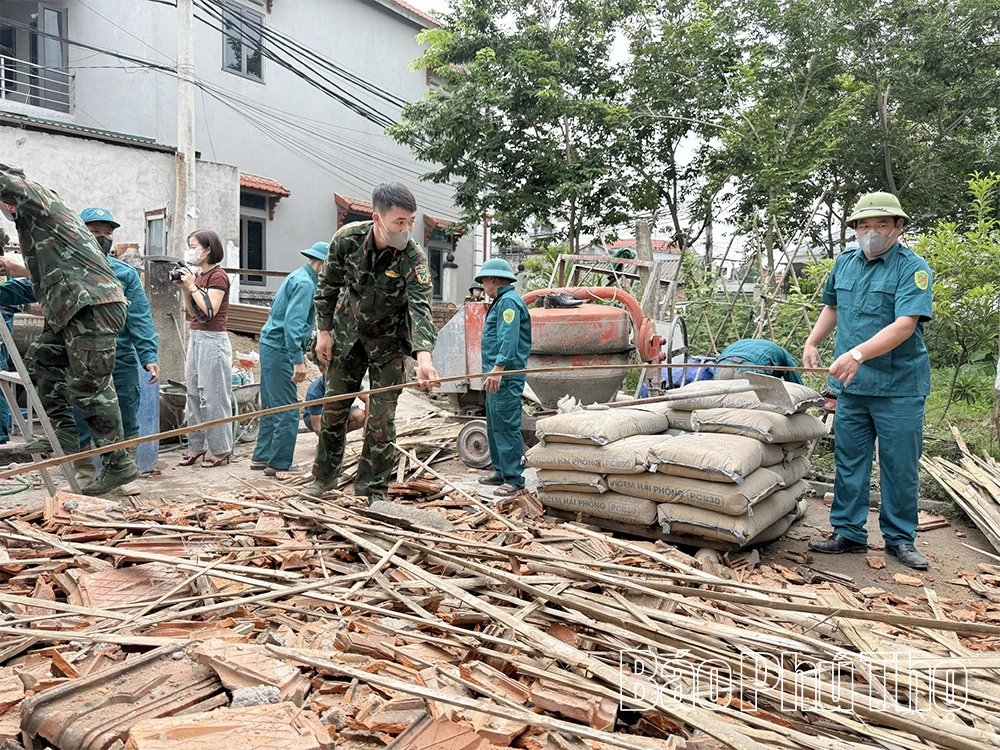 Ban Chỉ huy Phòng thủ khu vực 4 - Vĩnh Yên hỗ trợ xây nhà tình nghĩa