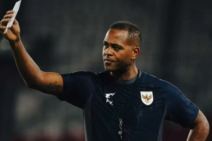 Tuyển Indonesia khó tuyển HLV vì CĐV