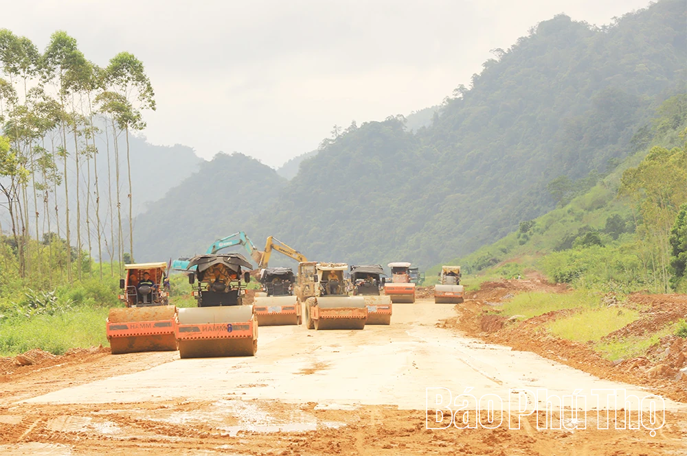 Đẩy nhanh tiến độ các dự án giao thông