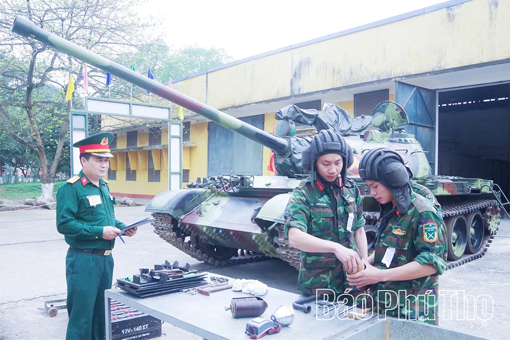 Trường Sĩ quan Tăng thiết giáp tập trung đào tạo sát với thực tiễn