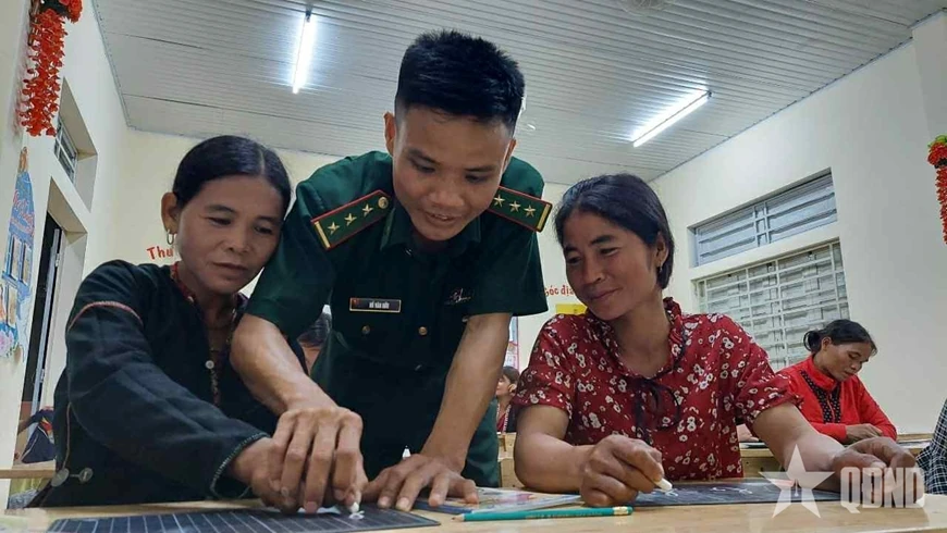 Đại úy Hồ Văn Hữu - thầy giáo quân hàm xanh gieo chữ trên dãy Trường Sơn