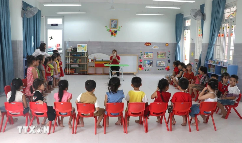 Quy định mới về phổ cập giáo dục mầm non cho trẻ em từ 3-5 tuổi