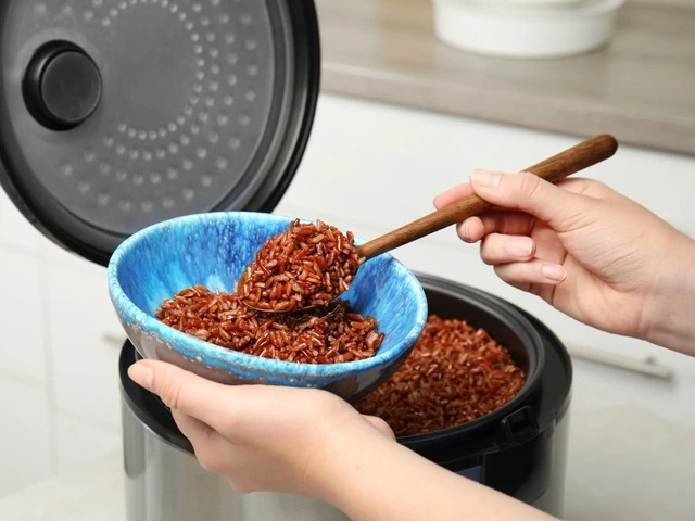 Ngâm gạo lứt trước khi nấu có tác dụng gì?