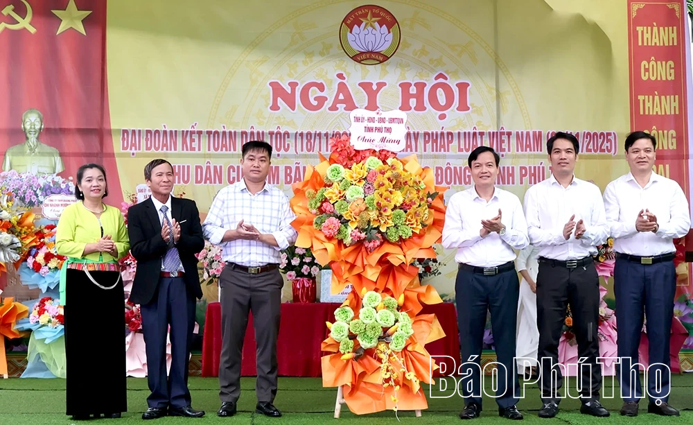 Tưng bừng Ngày hội Đại đoàn kết toàn dân tộc năm 2025 Khu dân cư xóm Bãi Chạo