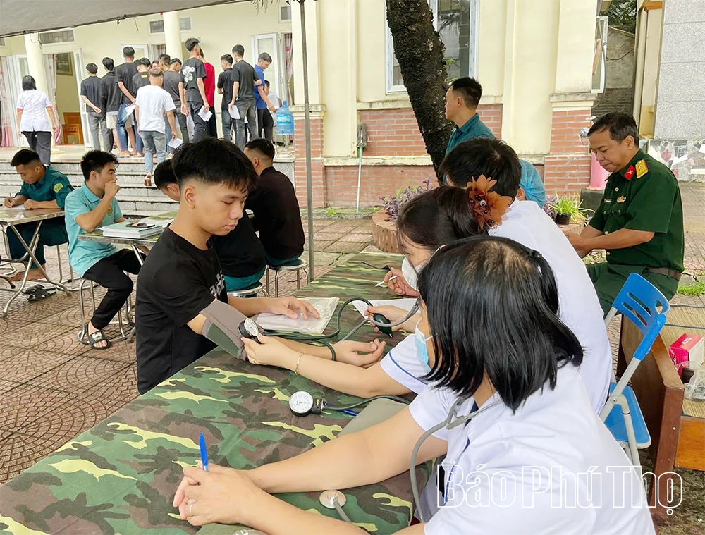 Ban Chỉ huy phòng thủ khu vực 2 - Thống Nhất: Phất cao cờ hồng, thi đua giành 4 nhất