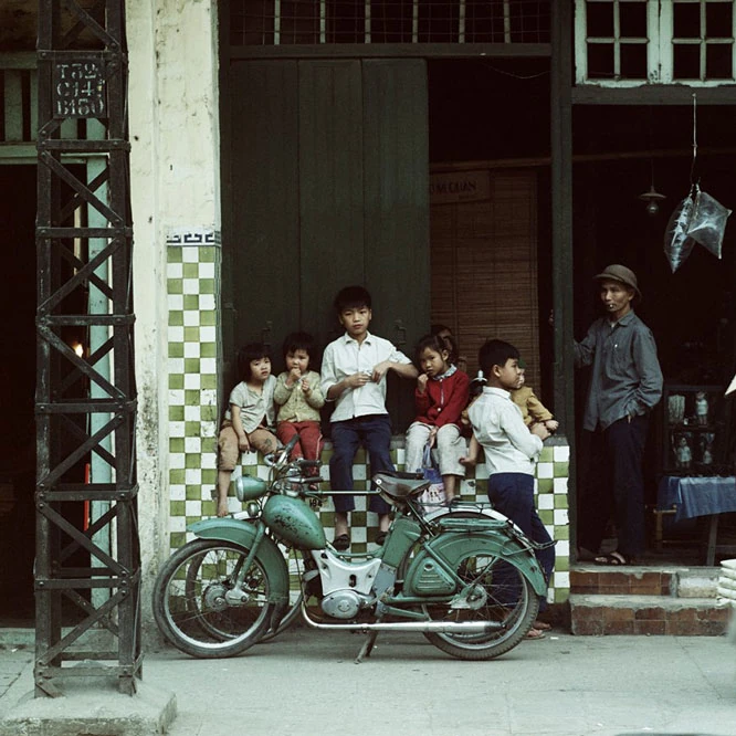 Những em bé Hà Nội 50 năm trước