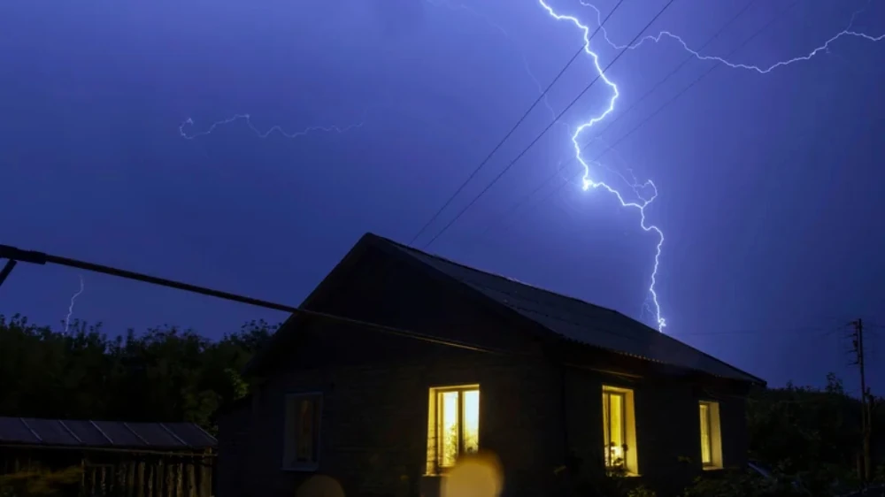 Có nên cắm sạc máy tính xách tay Windows liên tục?