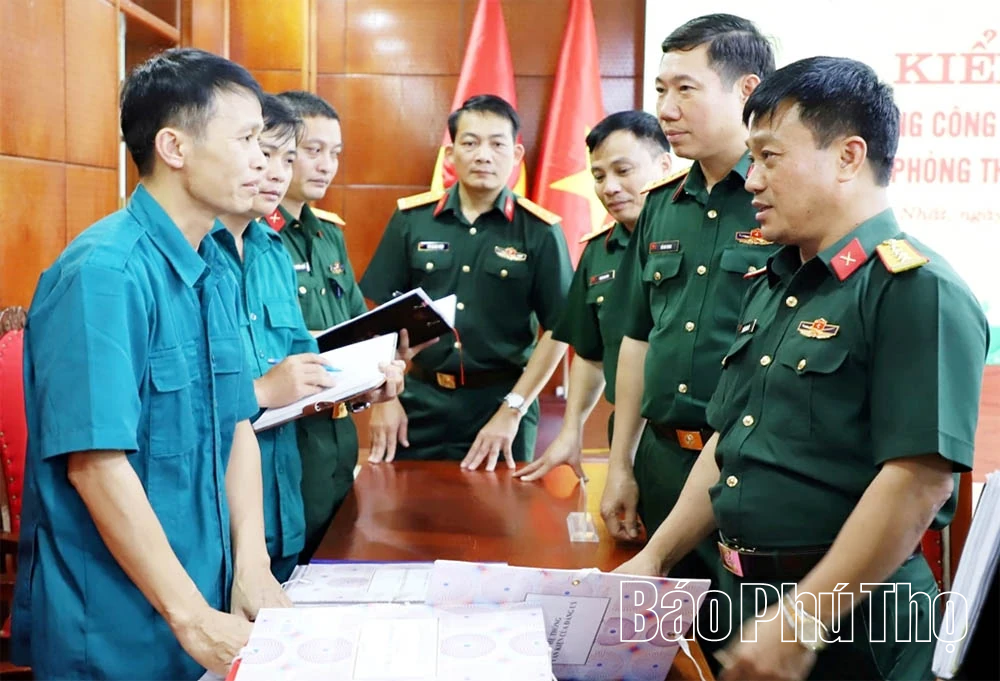 Kiểm tra công tác Đảng, công tác chính trị tại Ban Chỉ huy Phòng thủ khu vực 2 - Thống Nhất