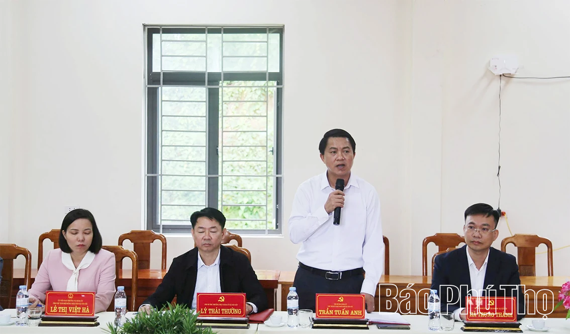 Phó Bí thư Tỉnh ủy Nguyễn Mạnh Sơn dự sinh hoạt Chi bộ khu 1, xã Tây Cốc